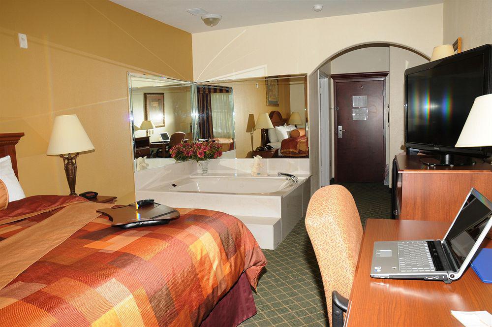 Best Western Plus Houston Atascocita Inn & Suites Humble Quarto foto